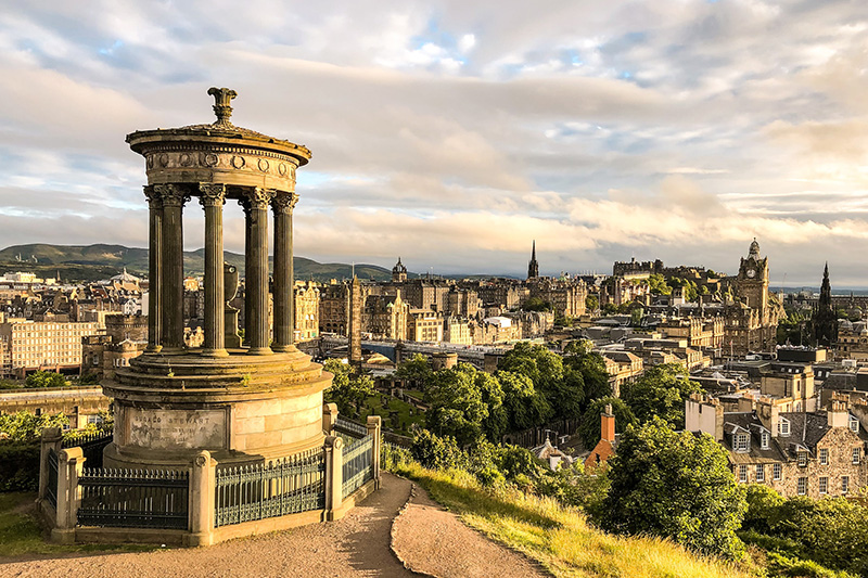 Edinburgh, Blick auf die Stadt, Städtereise nach Edinburgh, Schottland mit Flug & Hotel